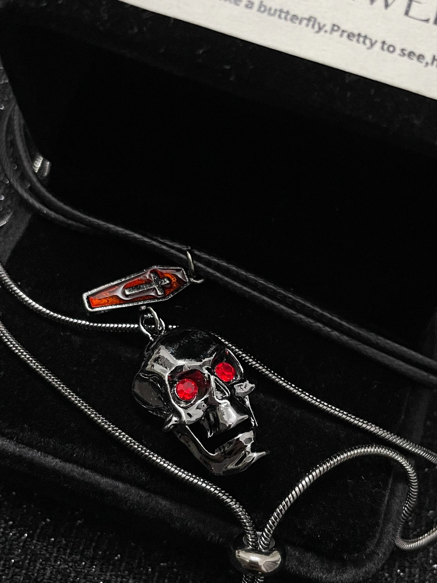 ASLOP TREASURE Skull & Coffin Charm Necklace – detail photo 3