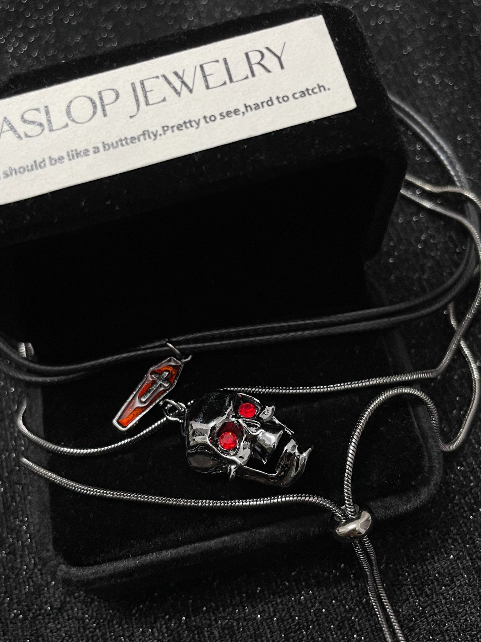 ASLOP TREASURE Skull & Coffin Charm Necklace – detail photo 4