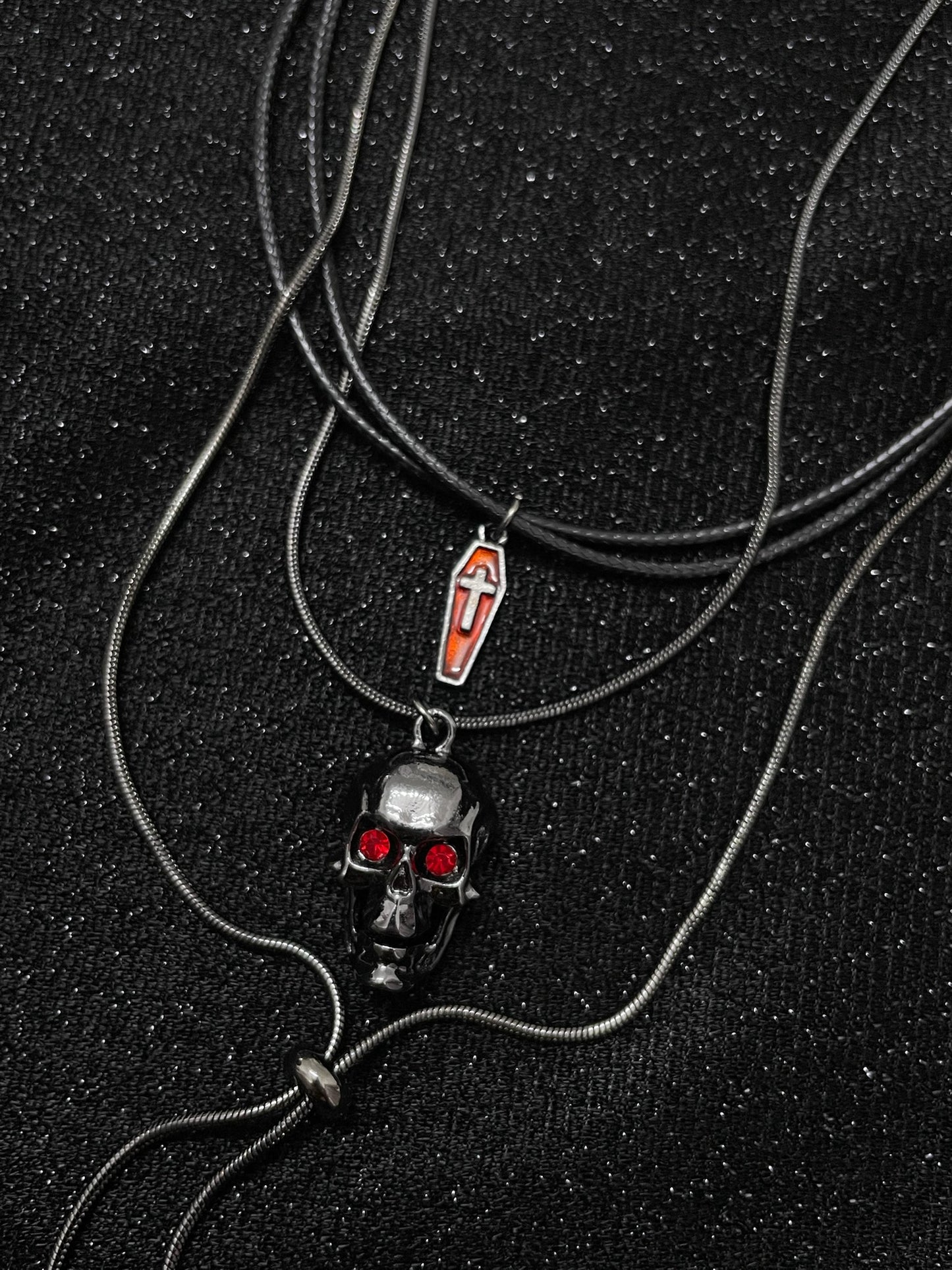 ASLOP TREASURE Skull & Coffin Charm Necklace – product photo