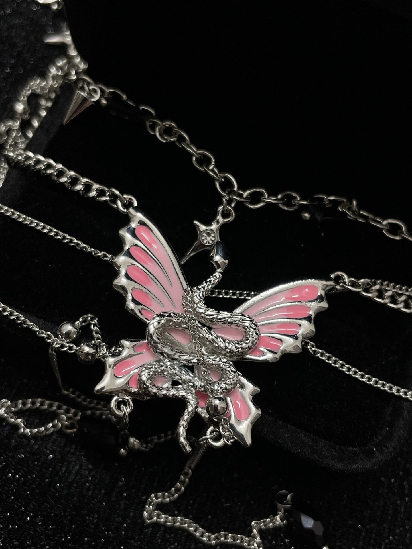 ASLOP TREASURE Pink Butterfly & Snake Necklace – detail photo 2