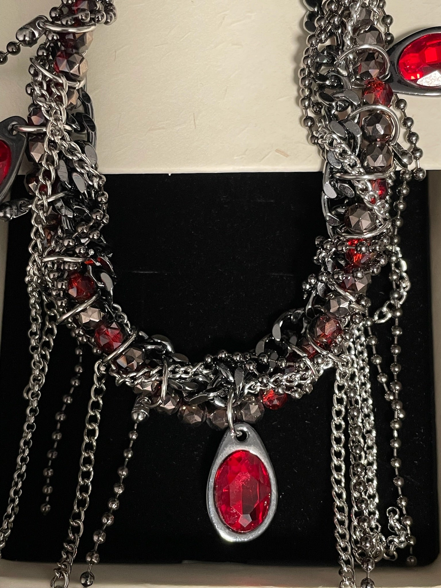 ASLOP TREASURE Gothic Red Gem Layered Necklace – detail photo 6