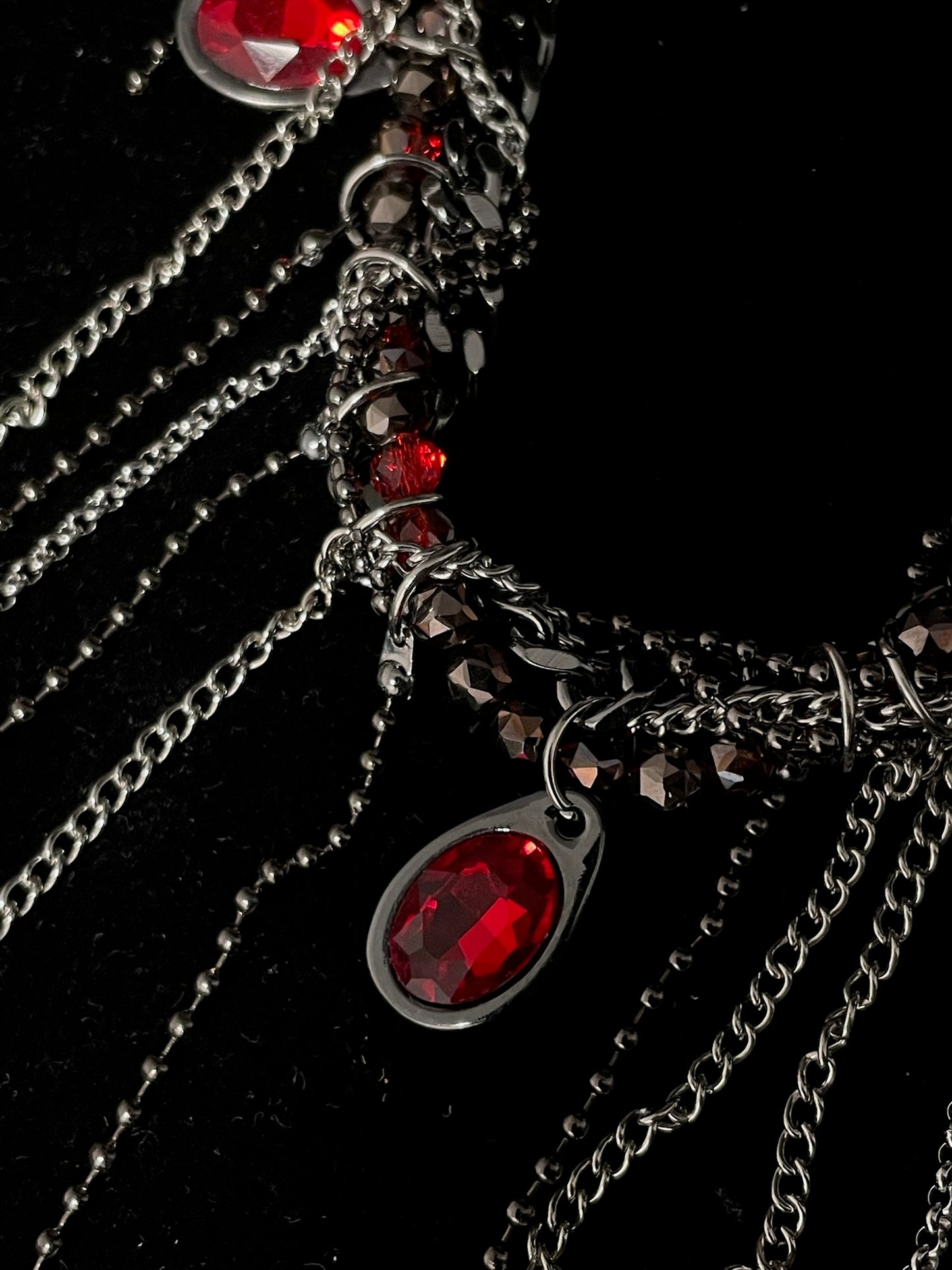 ASLOP TREASURE Gothic Red Gem Layered Necklace – detail photo 7