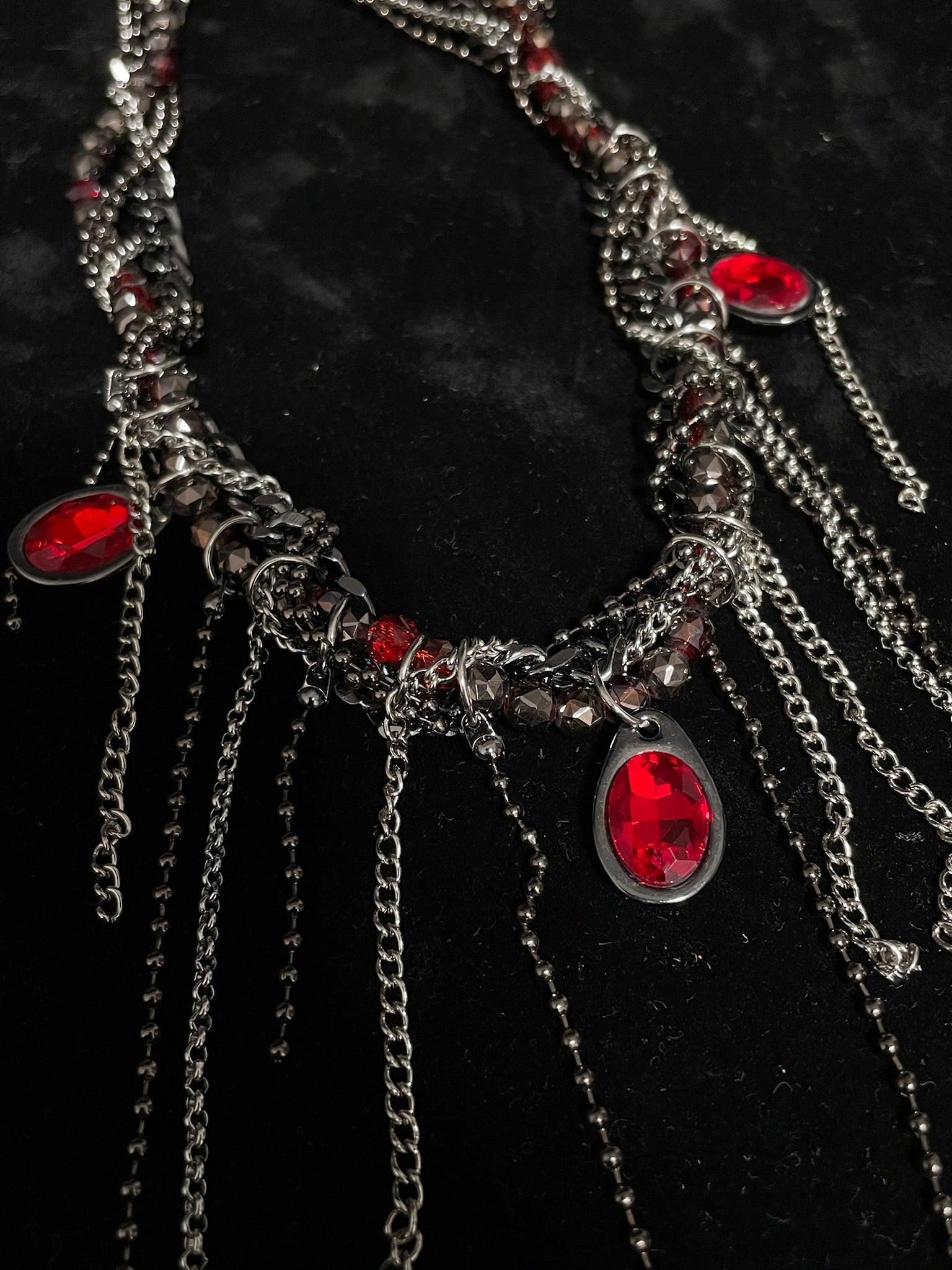 ASLOP TREASURE Gothic Red Gem Layered Necklace – detail photo 8