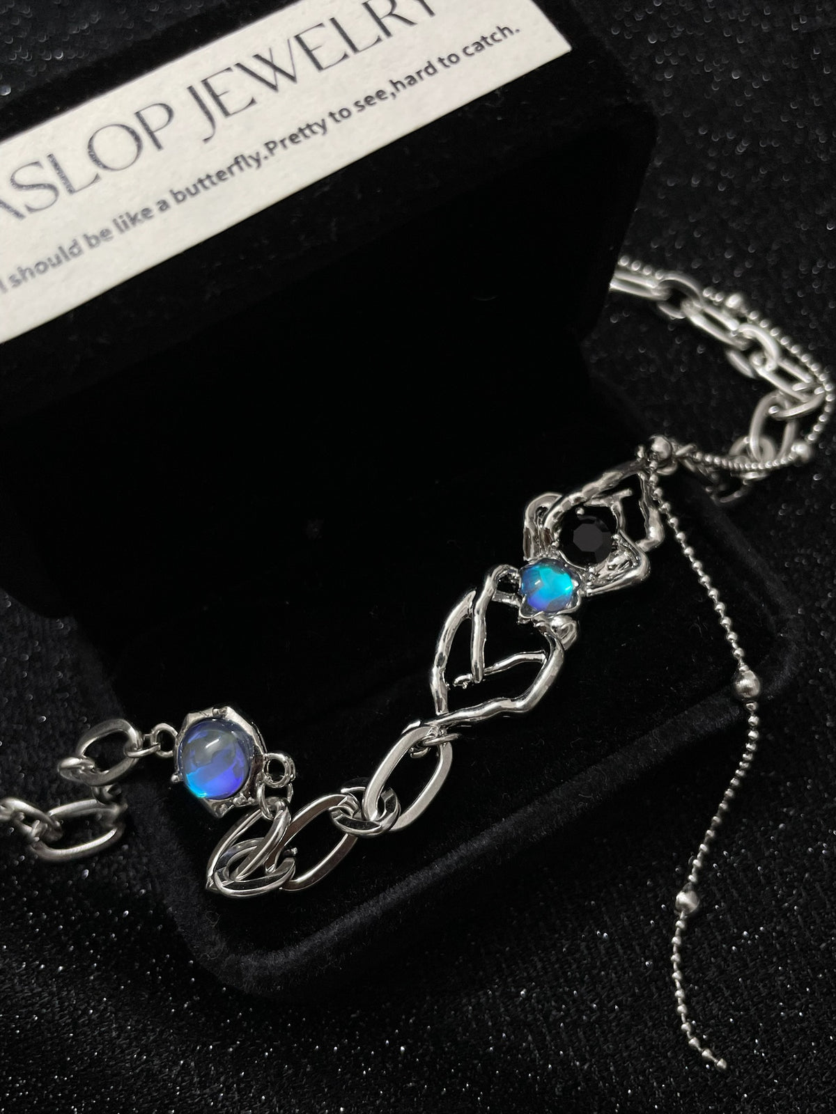 ASLOP TREASURE Moonlit Cat's Eye Spider Necklace – additional necklace product photo in gift box