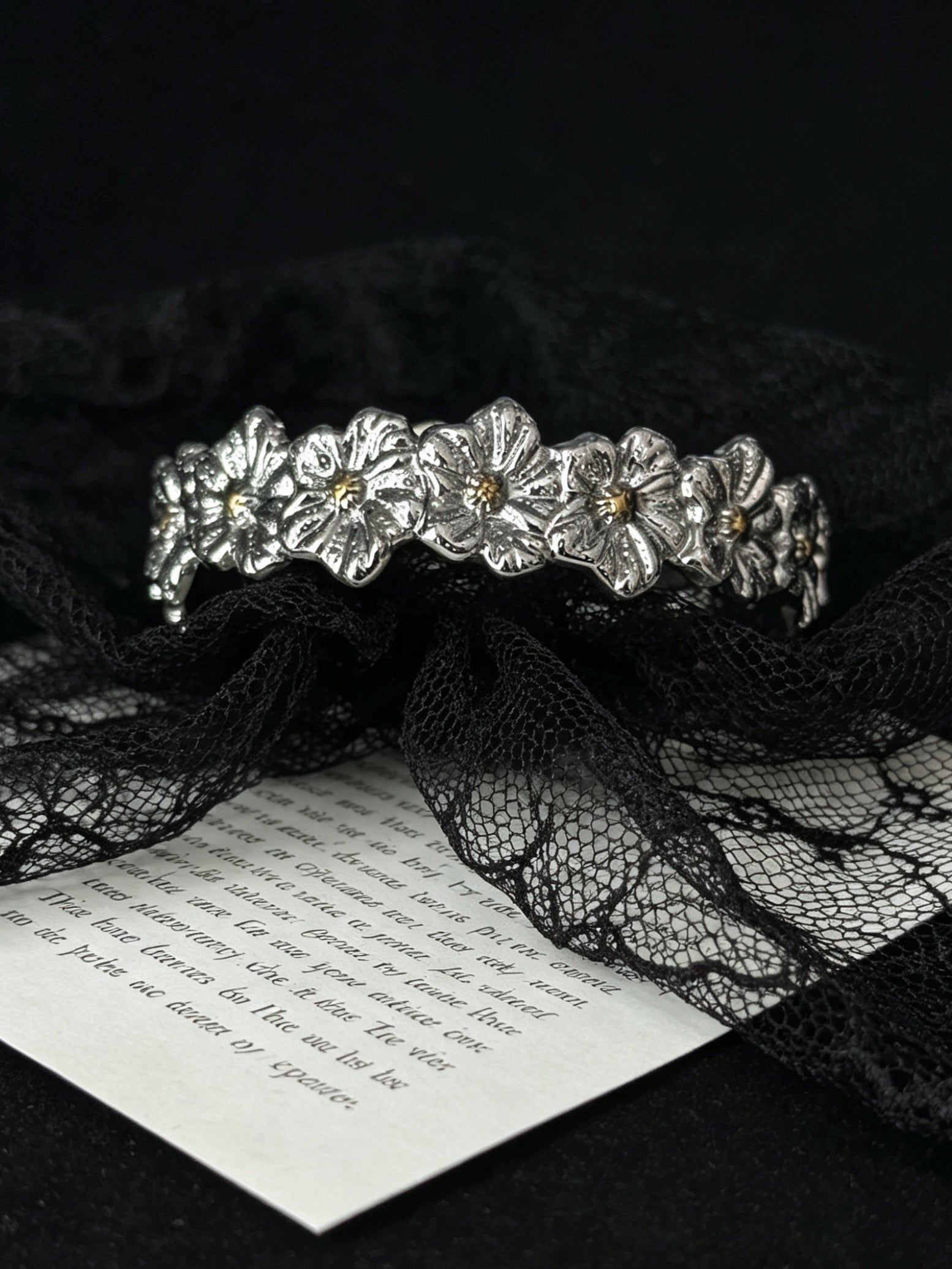 ASLOP TREASURE Silver Daisy Flower Cuff Bracelet – detail photo 2