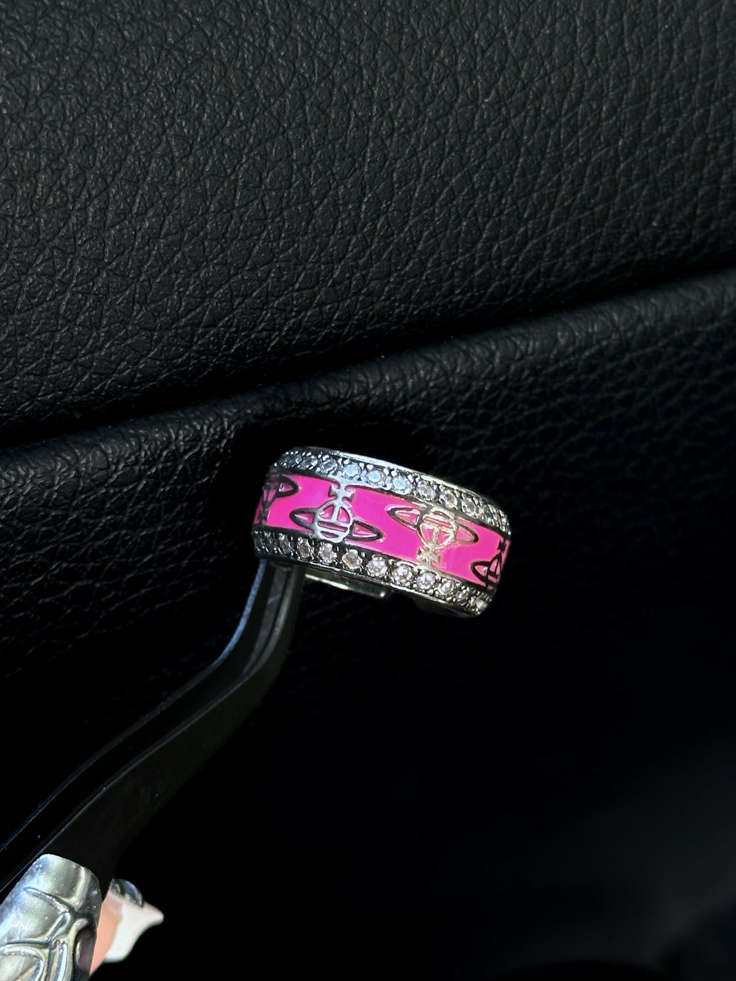 ASLOP TREASURE Hot Pink Saturn Ring – detail photo 2