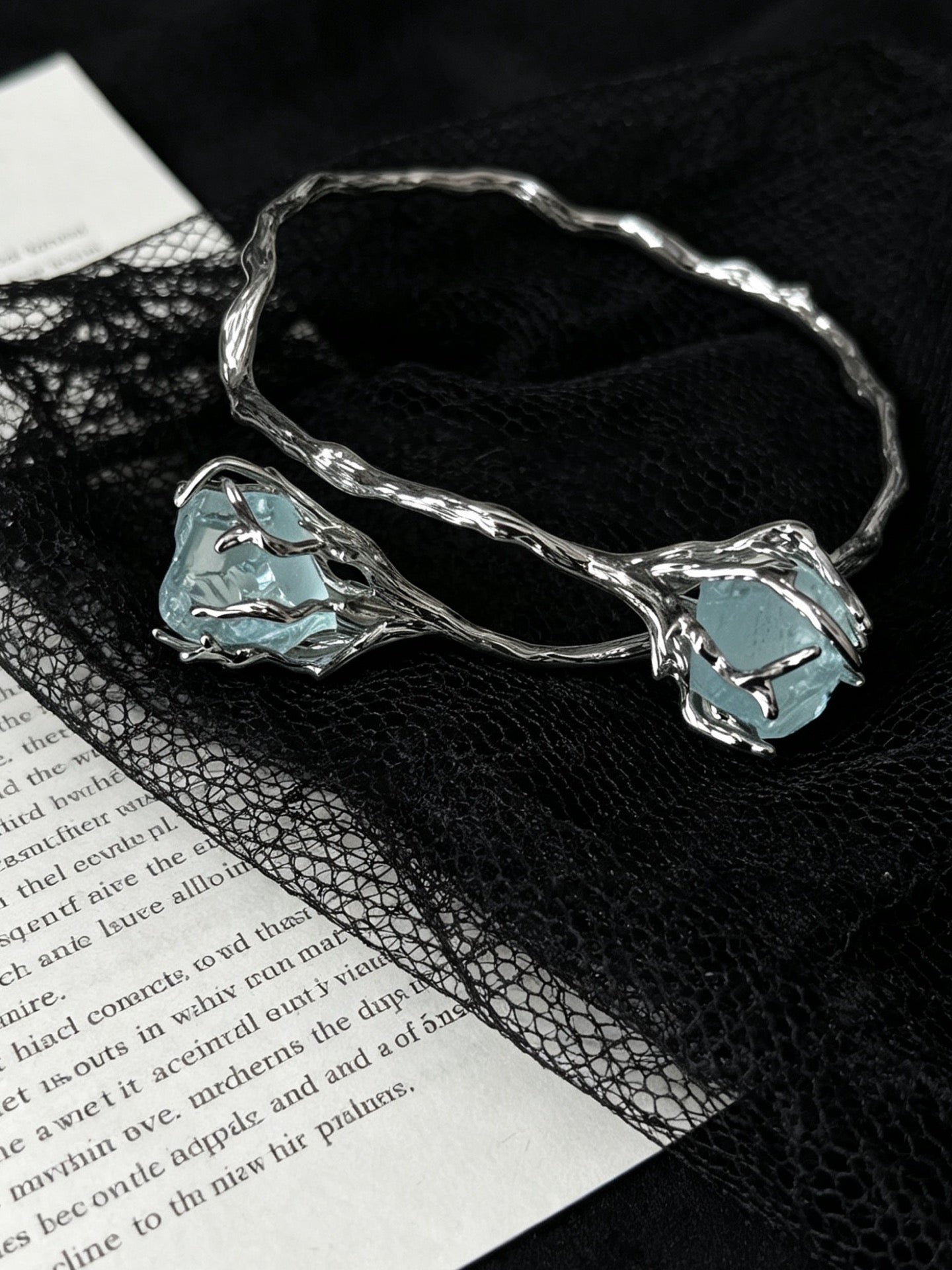 ASLOP TREASURE Twisted Vine Rough Stone Bangle Bracelet – product photo