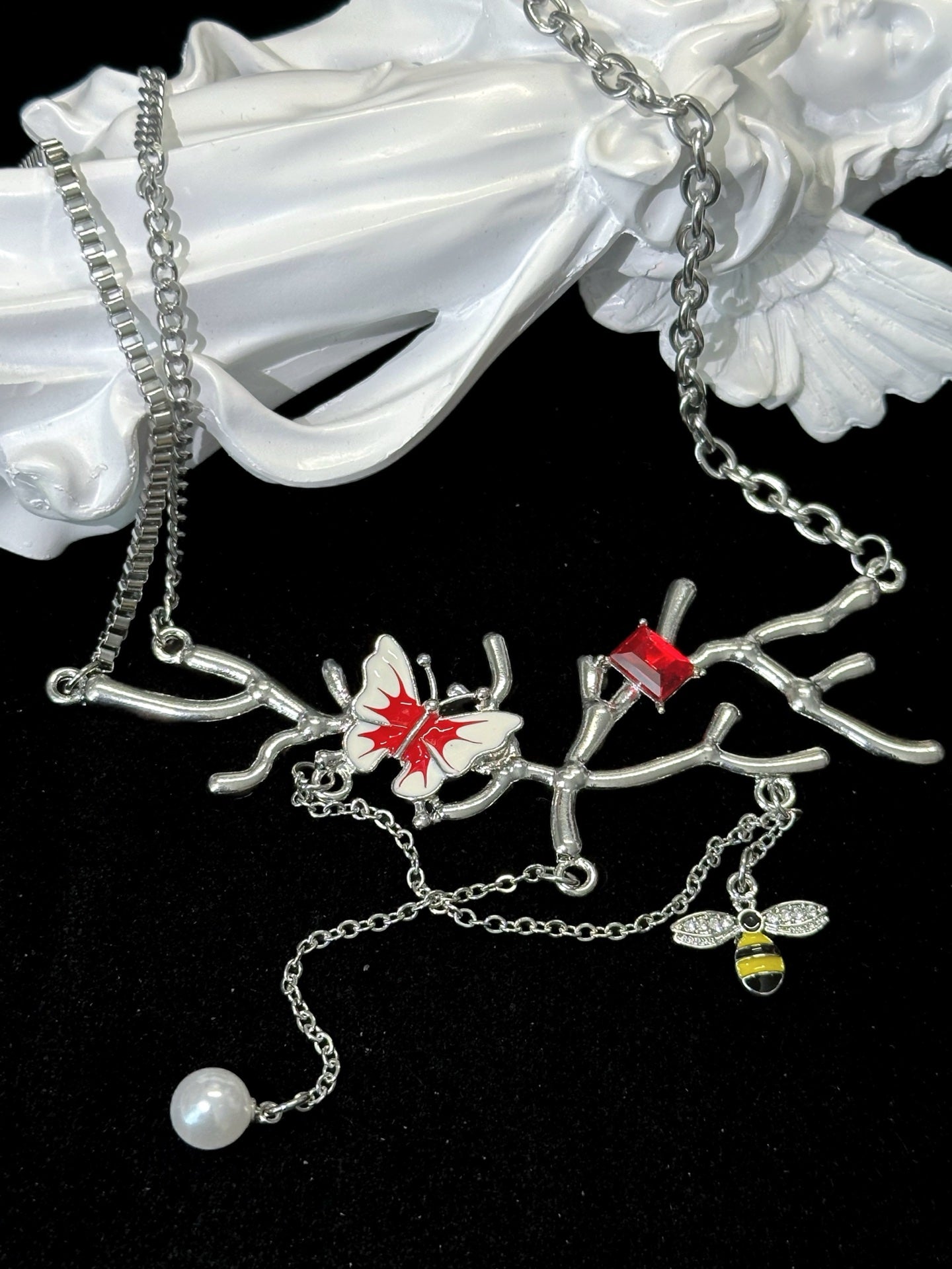 ASLOP TREASURE Butterfly & Bee Branch Necklace – product photo