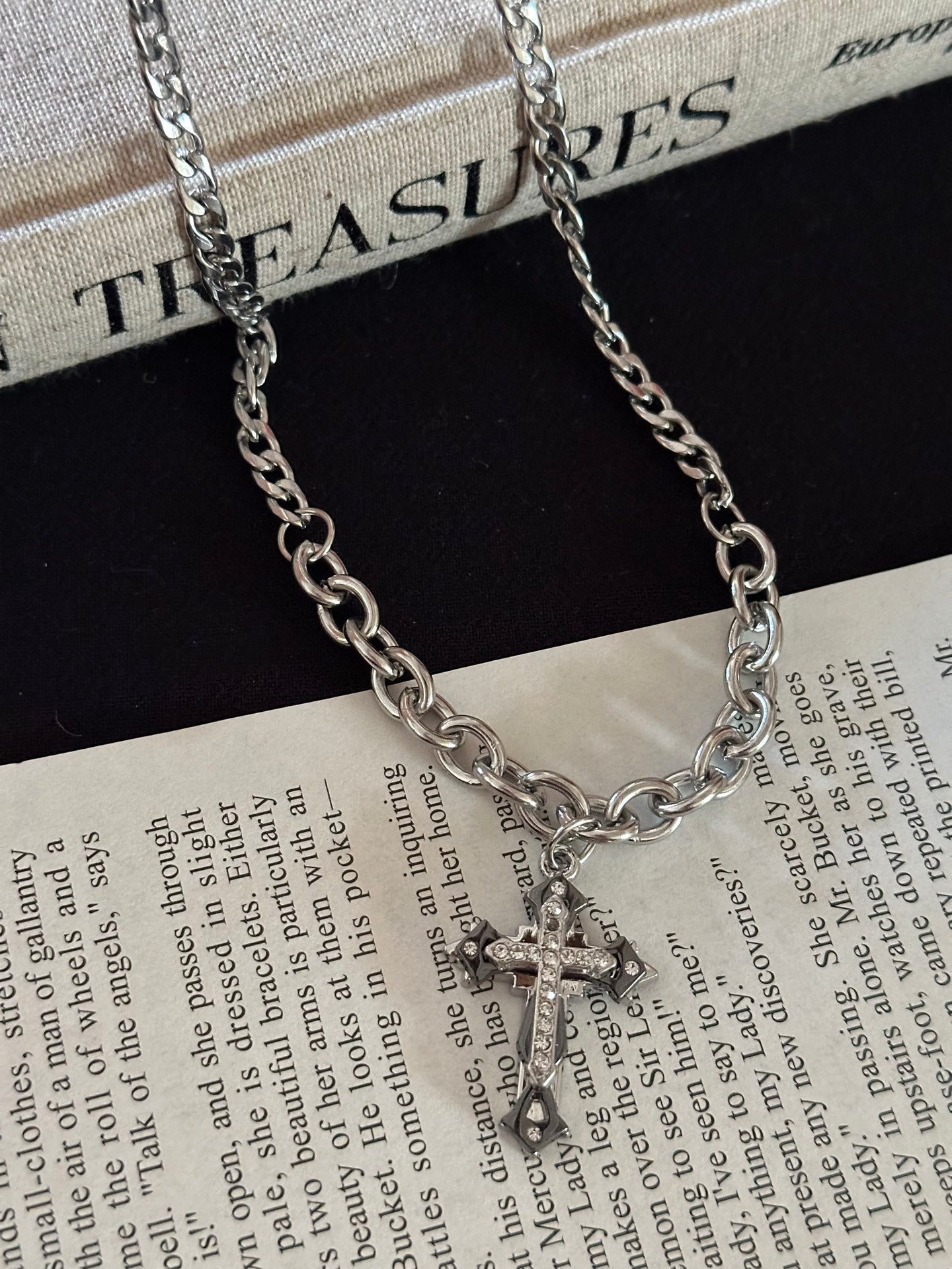 ASLOP TREASURE Dimensional Cross Necklace – necklace product photo
