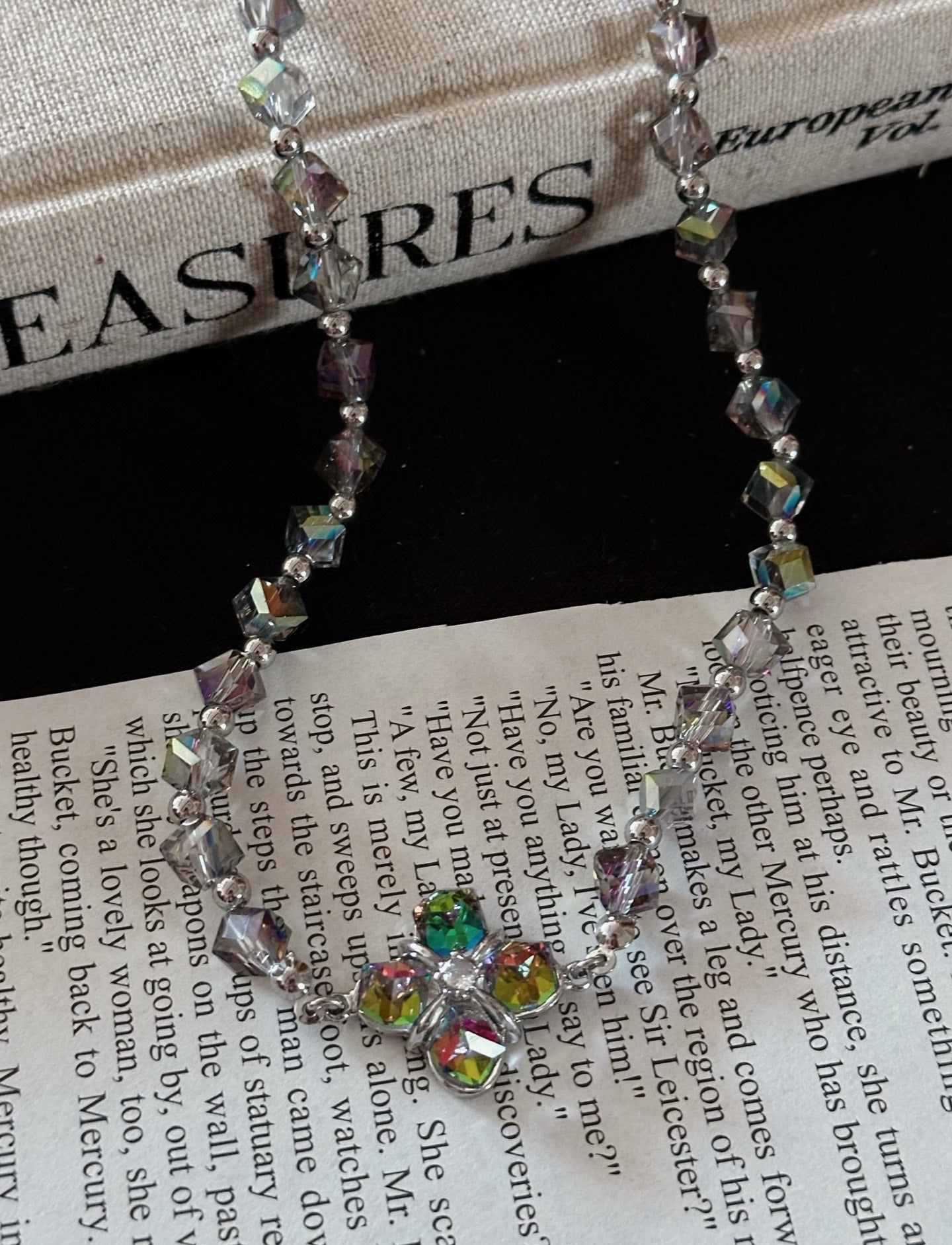 ASLOP TREASURE Iridescent Clover Necklace – additional necklace product photo