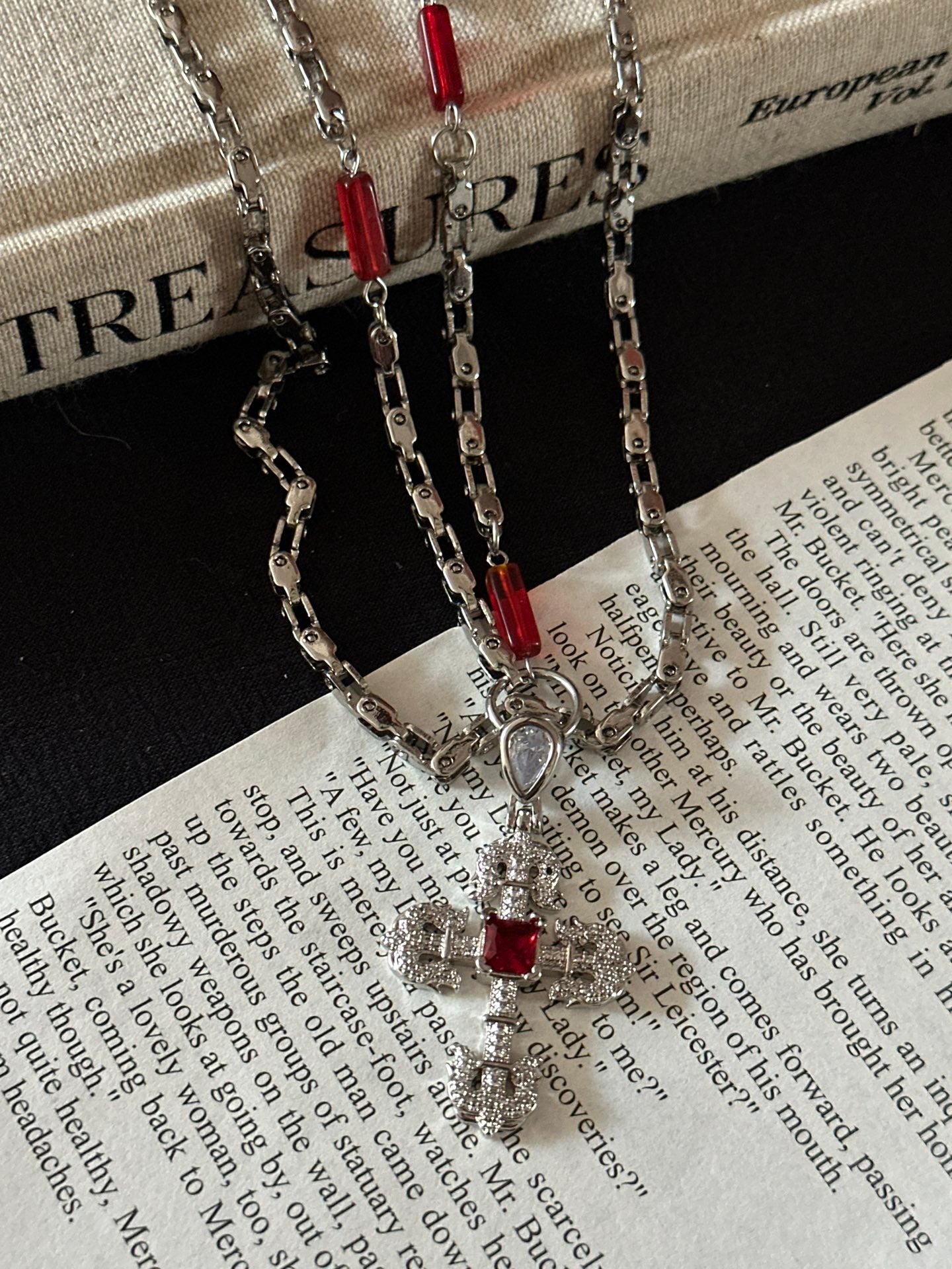 ASLOP TREASURE Gothic Cross Double Chain – additional necklace product photo