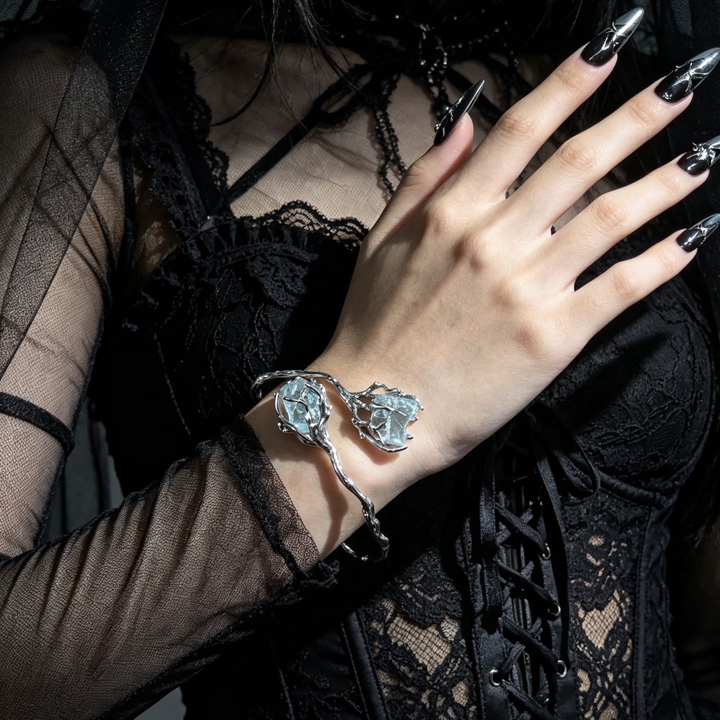 ASLOP TREASURE Twisted Vine Rough Stone Bangle Bracelet – detail photo 2