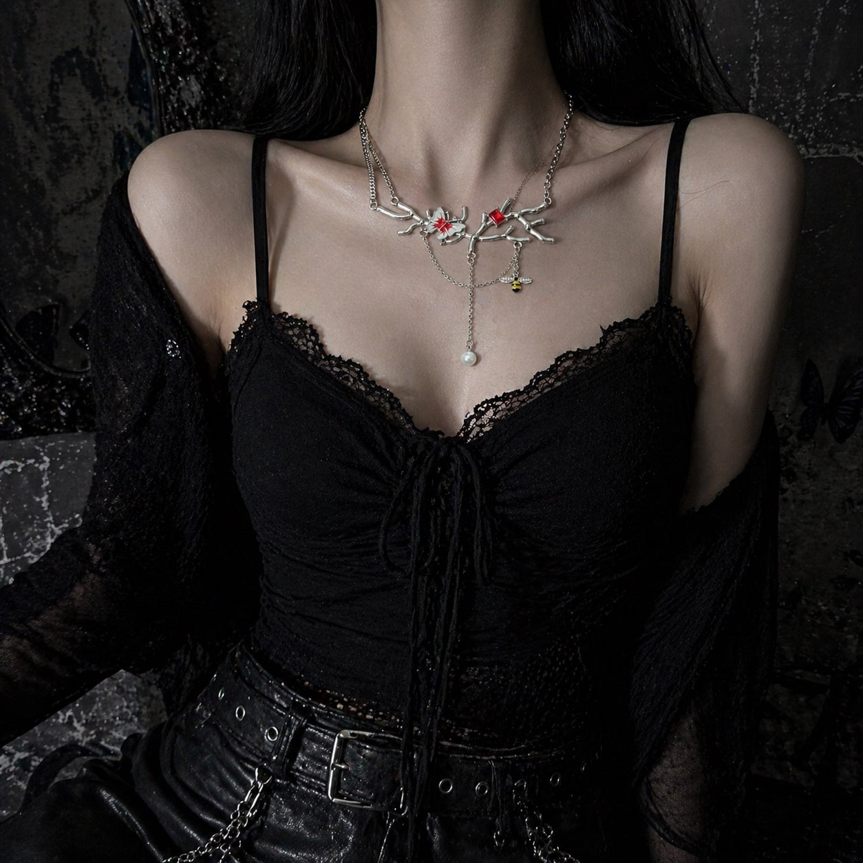 ASLOP TREASURE Butterfly & Bee Branch Necklace – detail photo 3