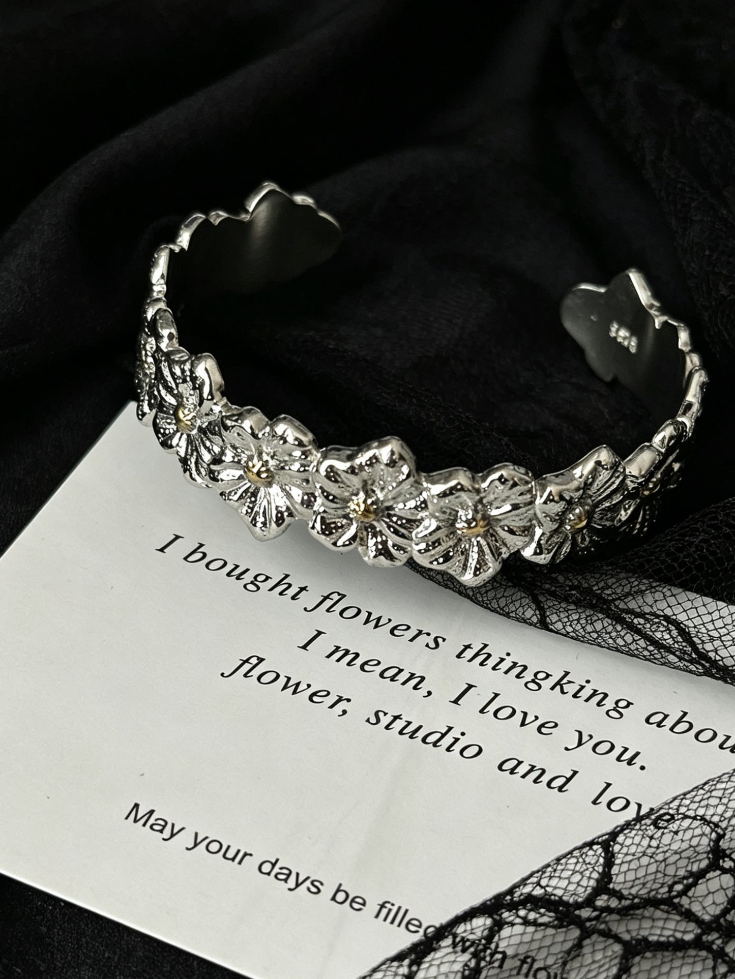 ASLOP TREASURE Silver Daisy Flower Cuff Bracelet – detail photo 3