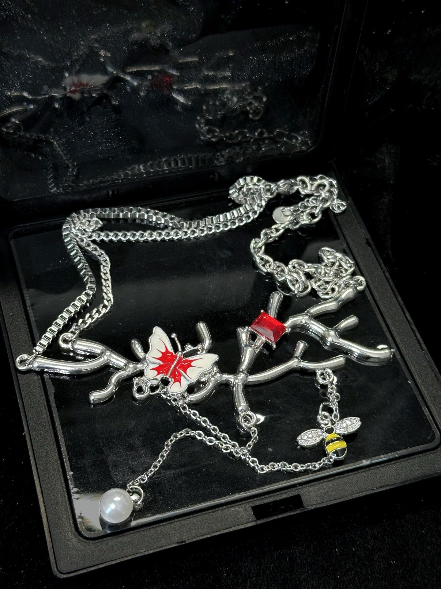 ASLOP TREASURE Butterfly & Bee Branch Necklace – detail photo 4