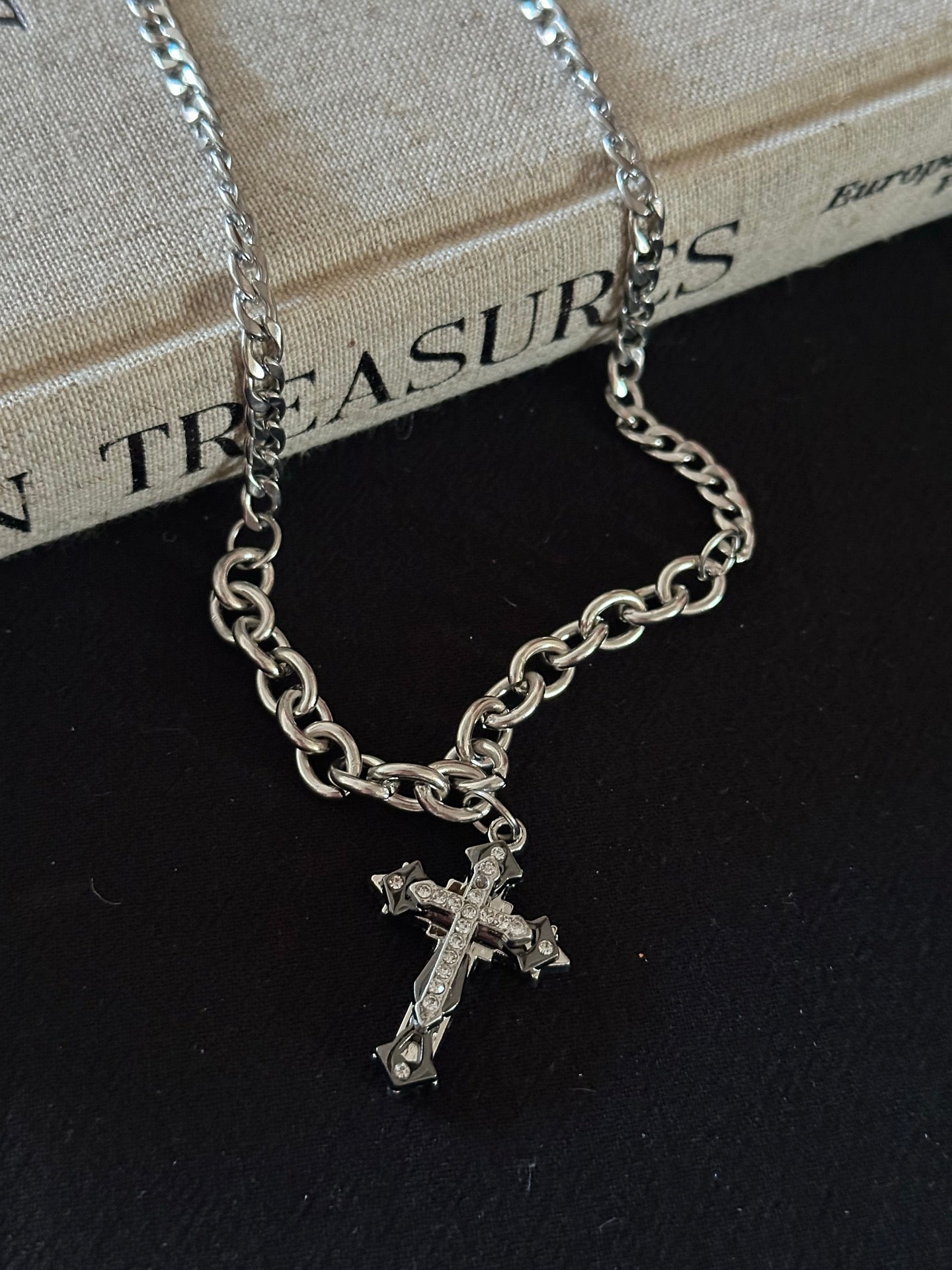 ASLOP TREASURE Dimensional Cross Necklace – additional necklace product photo