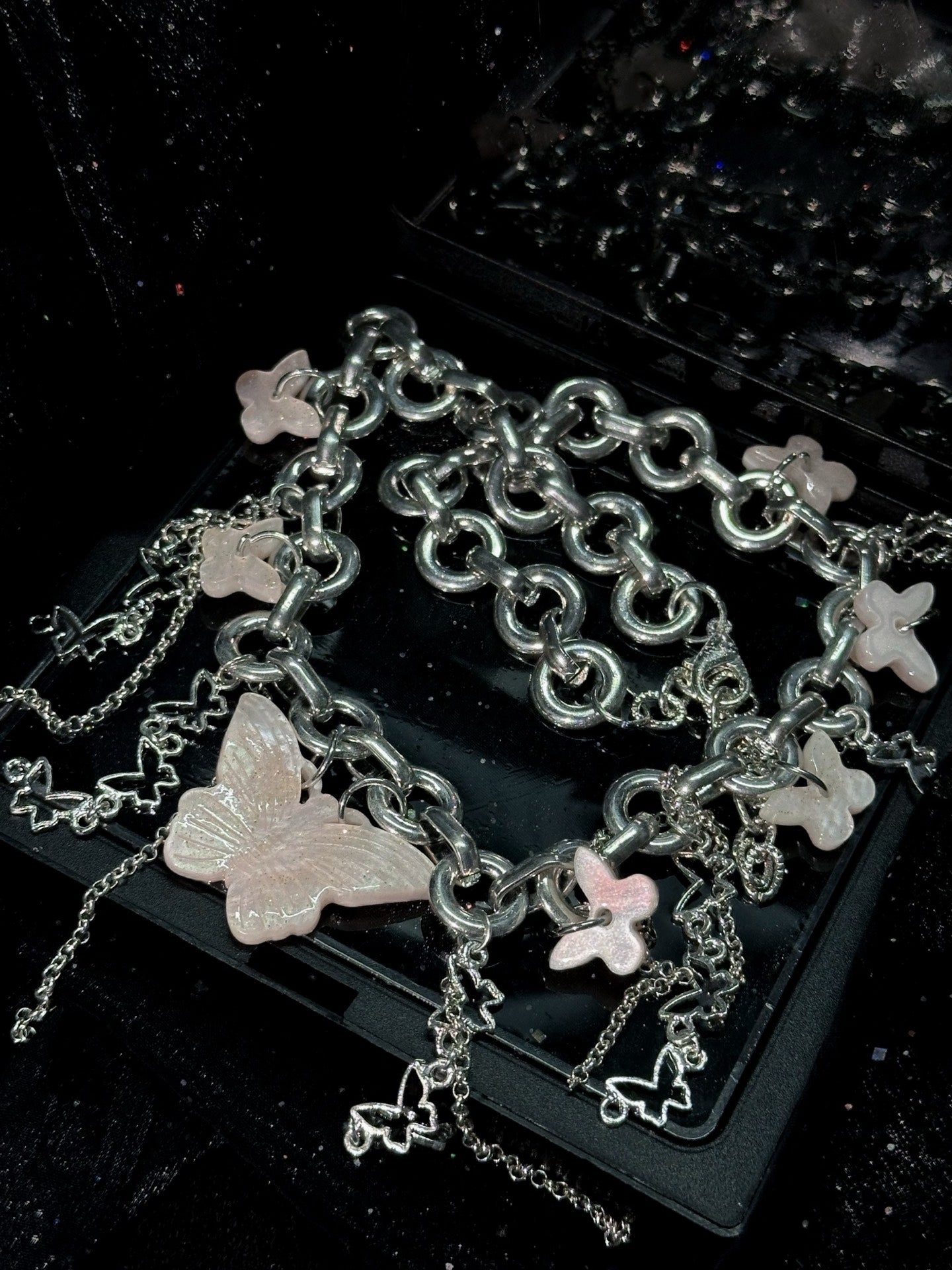 ASLOP TREASURE Butterfly Charm Tassel Necklace – detail photo 3