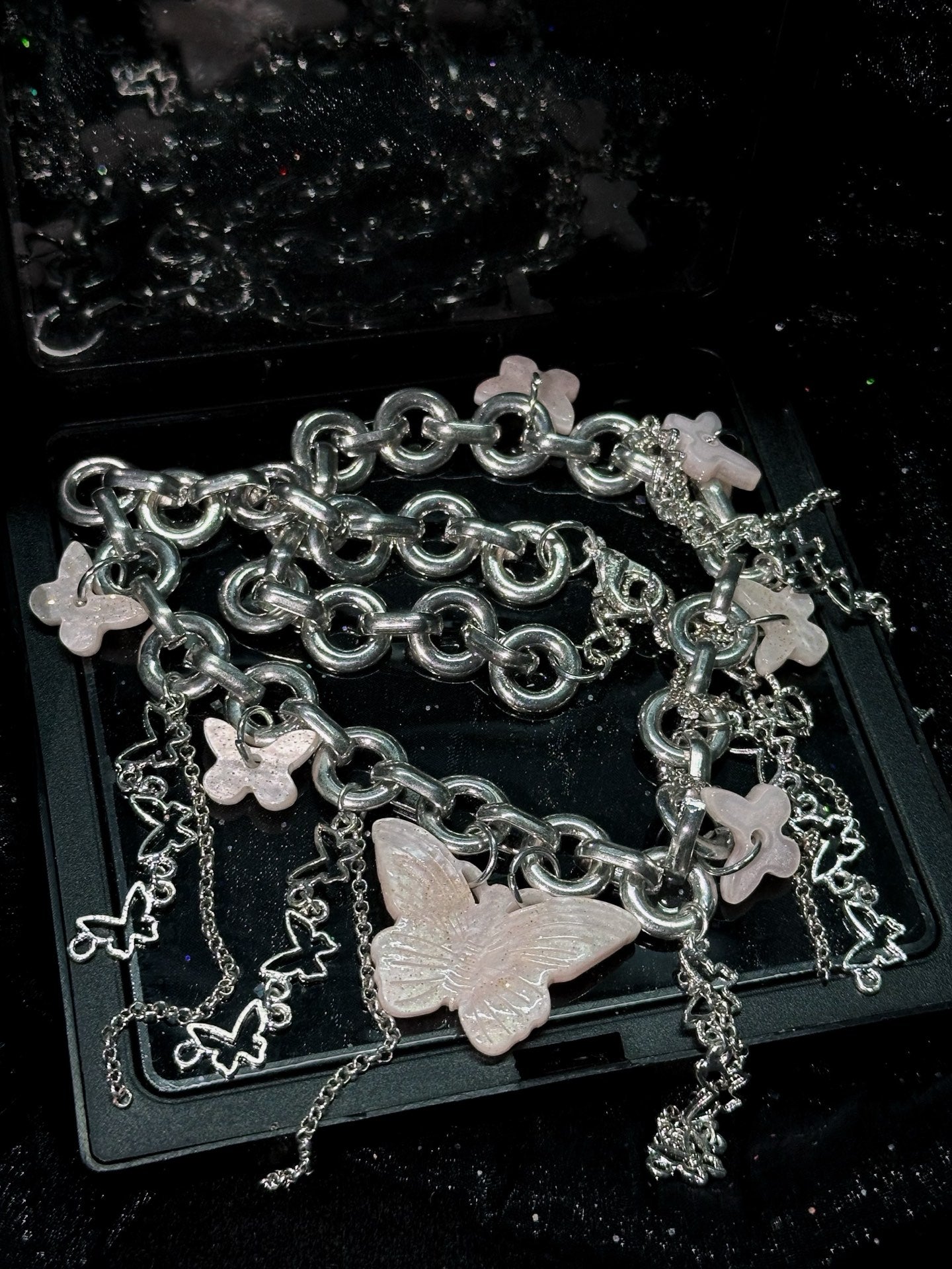 ASLOP TREASURE Butterfly Charm Tassel Necklace – detail photo 5