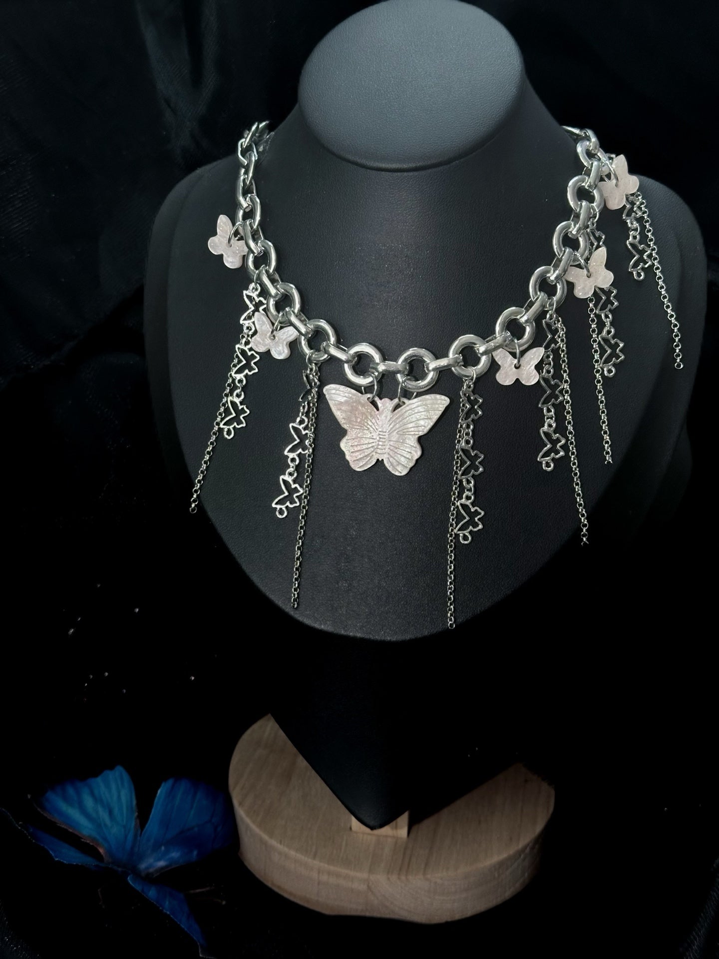ASLOP TREASURE Butterfly Charm Tassel Necklace – detail photo 6