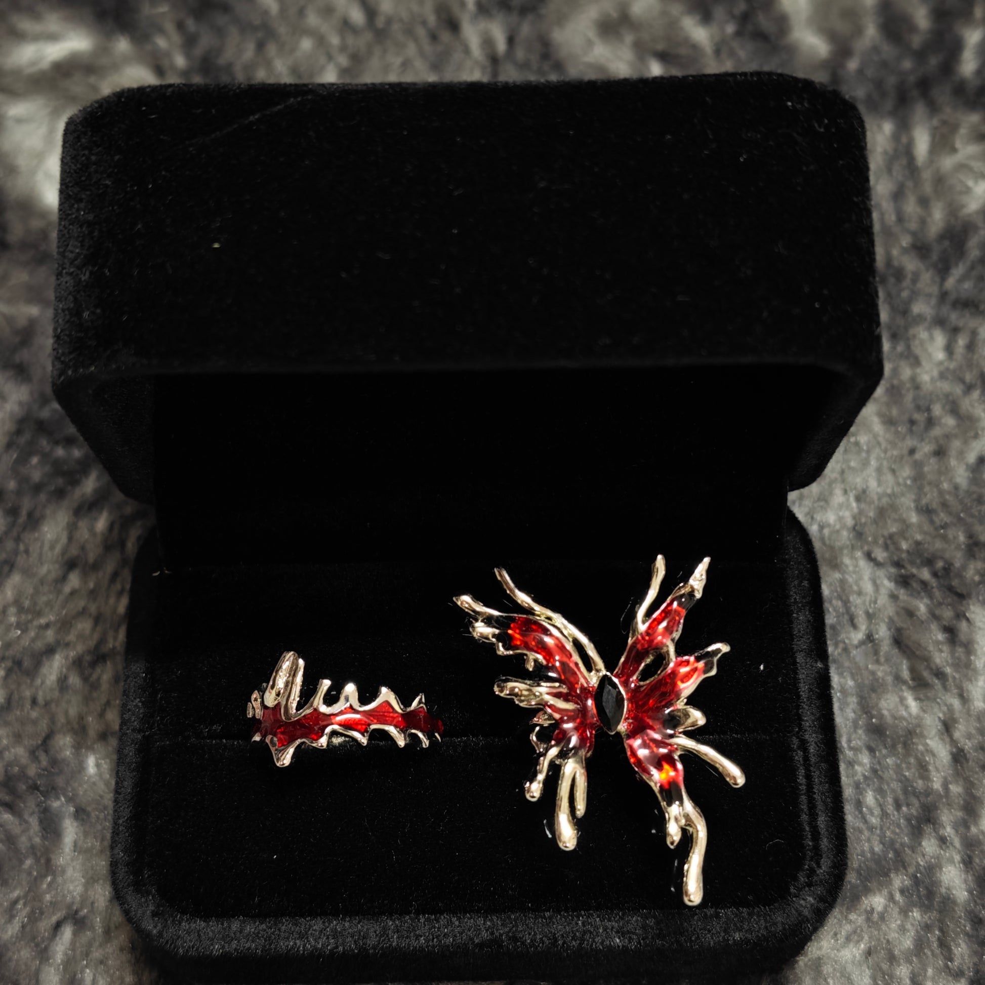 red black butterfly ring silver gothic dark aesthetic