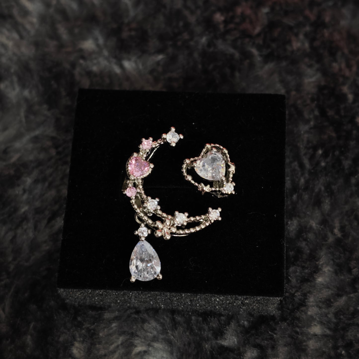 Heart Drop Chain Ring in open Aslop Jewelry white gift box, angled view