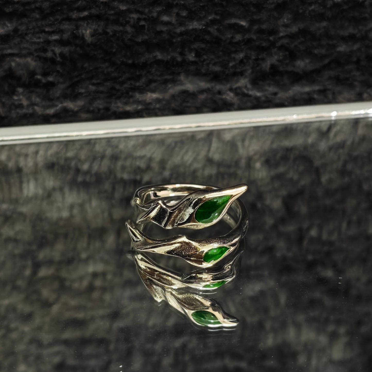 silver leaf ring elegant minimalist style